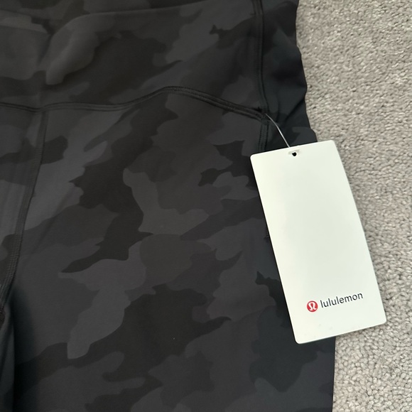 Lululemon Swift Speed HR Tight 28” - Size 14 - Picture 2 of 6